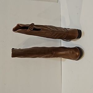 Aldo Knee-High Boot, low heel Brown Size 6.5 Soft leather like new